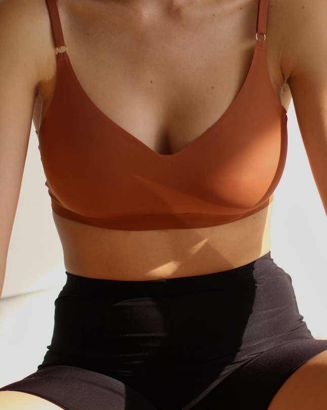 Bra sin costuras 02: tiras ajustables