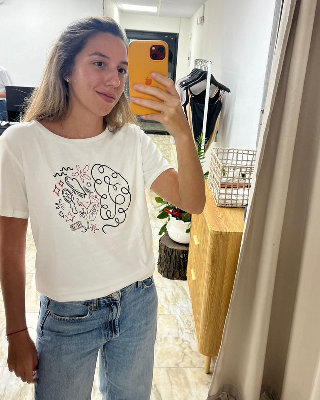 T-shirt: "Magic Brain"